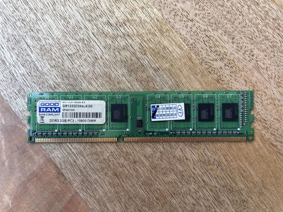 Оперативна памʼять DDR3 2Gb б/в