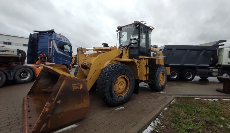 Навантажувач фронтальний CAT 938 2011р