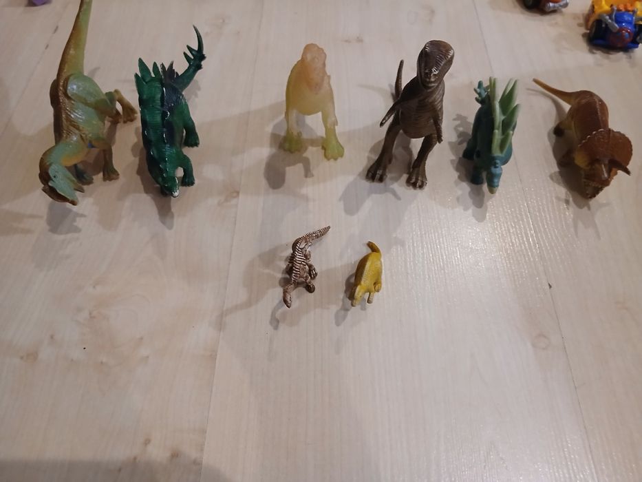 Figurki dinozaury