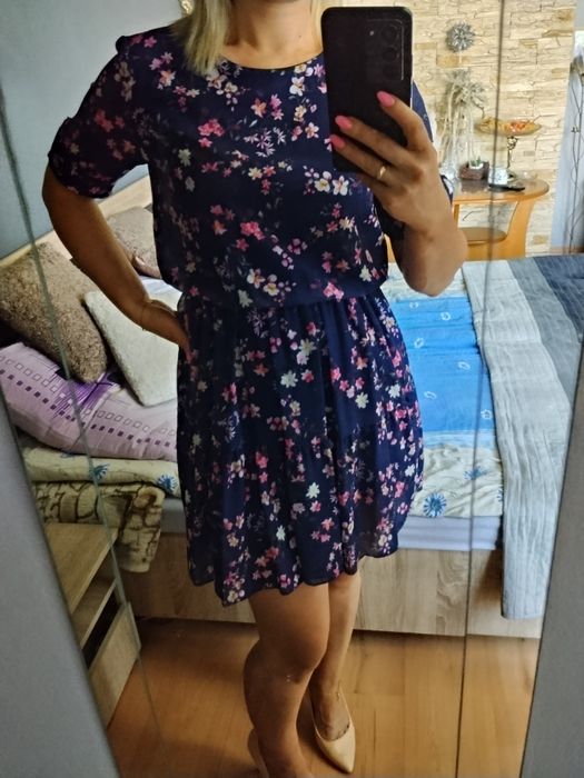 Sukienka w kwiaty M