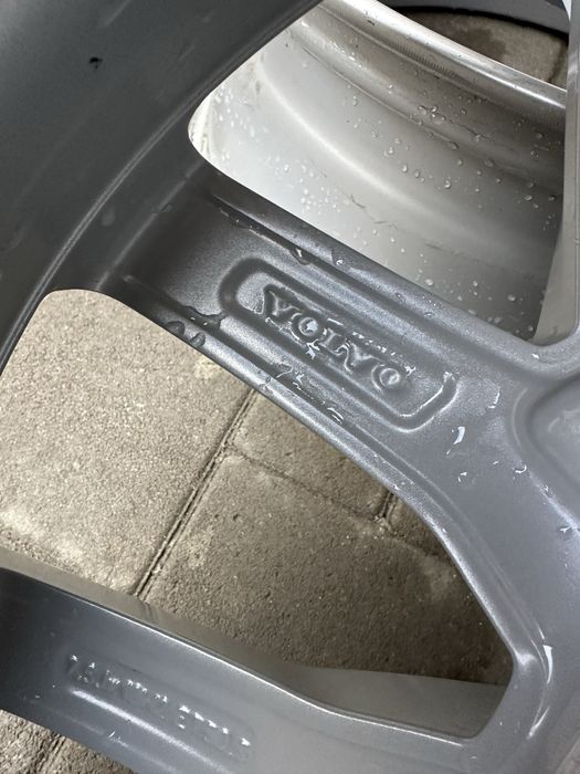 Диски литі оригіна Volvo 5/108/18