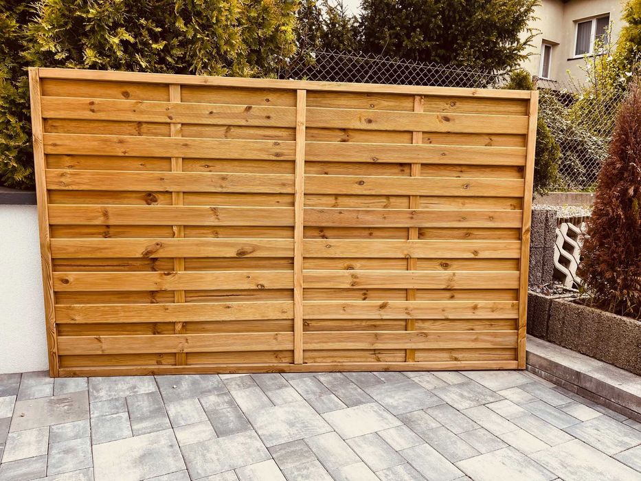 Solidny i Mocny Płot Drewniany Pełen Prosty 250 cm x 150 cm Pergola