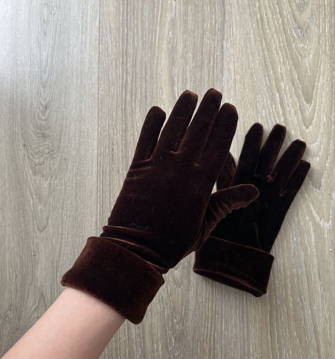 Велюрові рукавички коричневого кольору