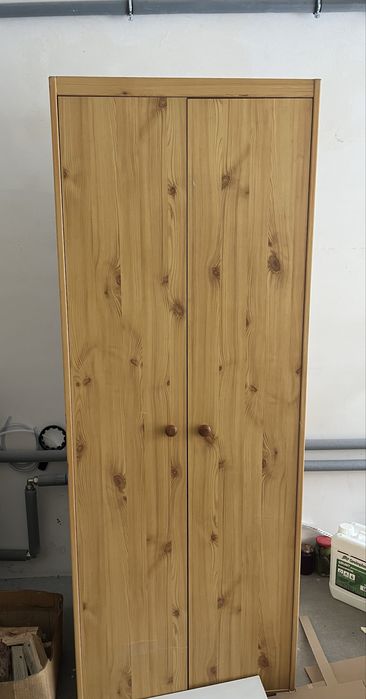 Drewniana szafa – solidna, pakowna, Rzeszow