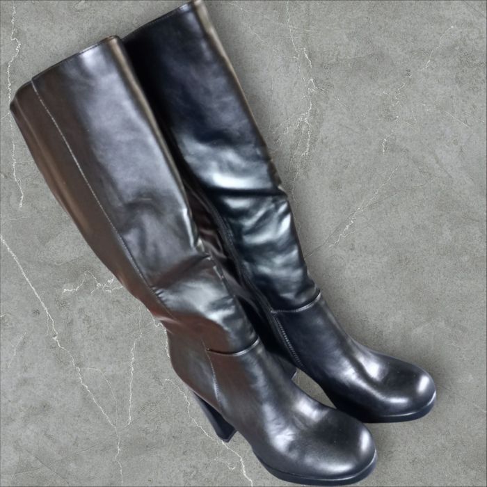 Czarne kozaki na słupku r. 37.5