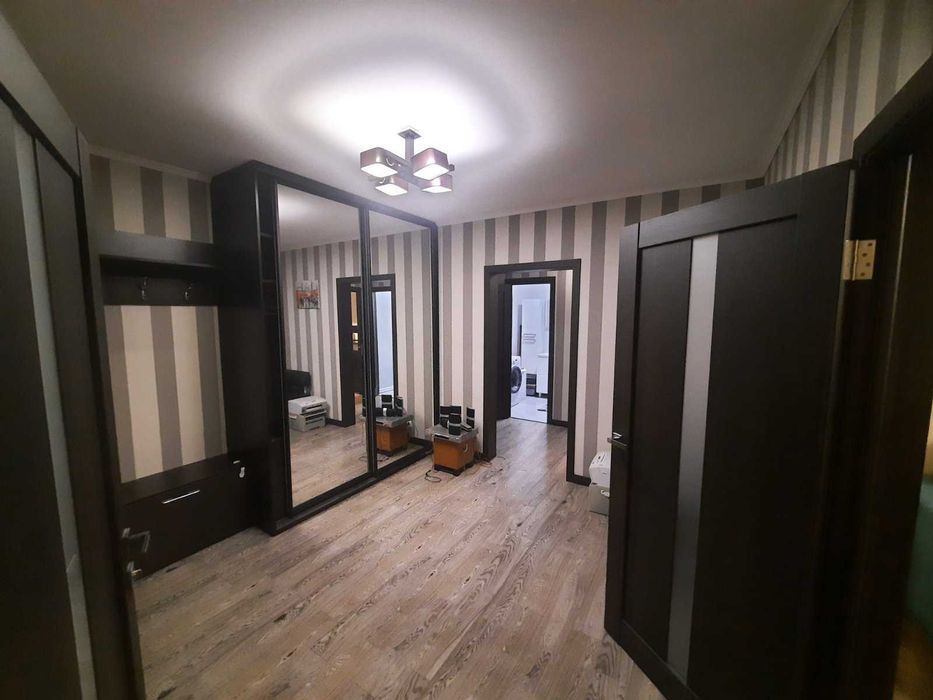 Продам простору 2 кім. квартиру, Вишгород, Кургузова 1а, чудовий стан, 72.3 м²