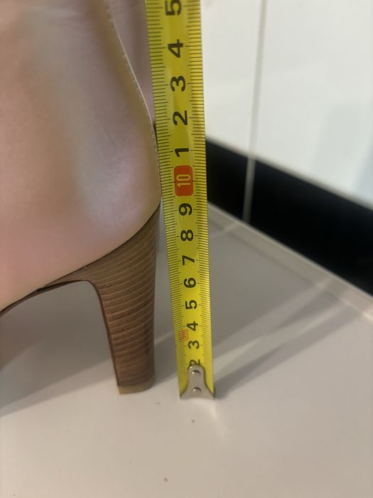 Botki Sanmarina r. 38