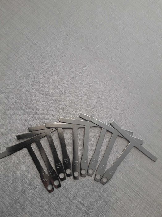 Przyrządy 9 szt. do pomiaru promienia podstrunnicy na mostku gitary