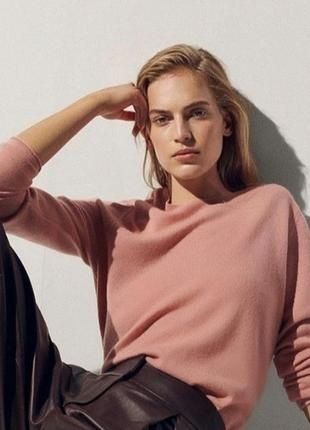 Шерстяной свитер Zara
ZARA