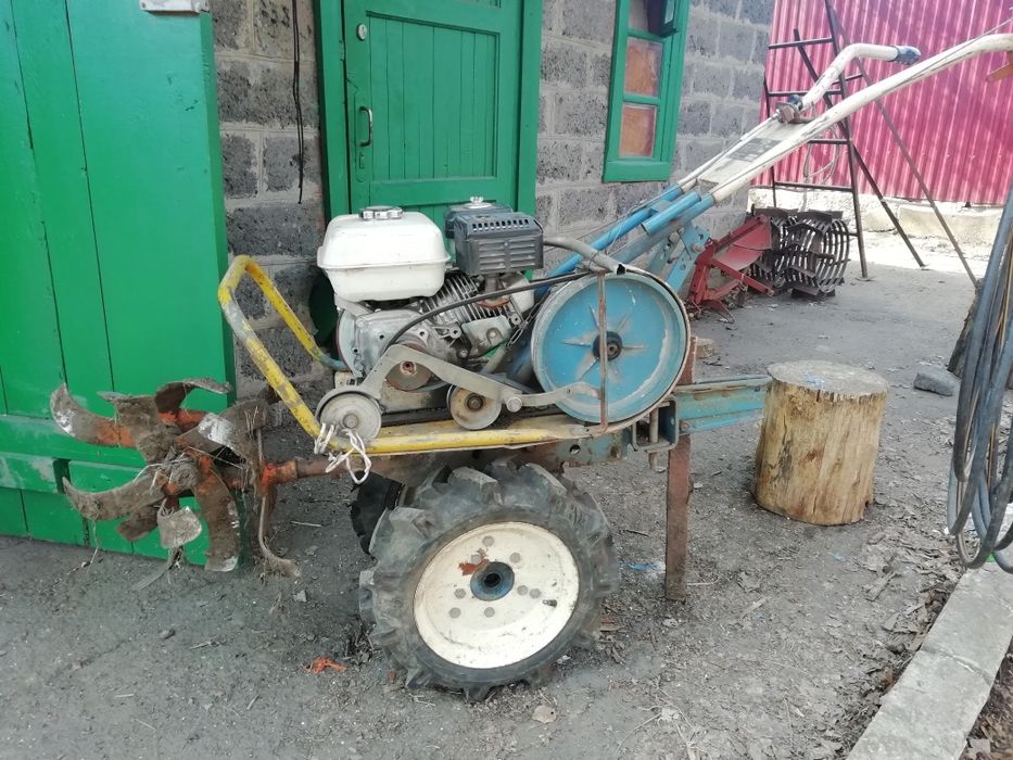 Продам мотоблок с двигателем Honda