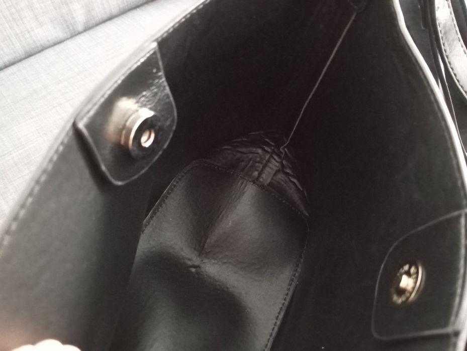 Nova bolsa de couro feminina de marca de designer independente. Por fa