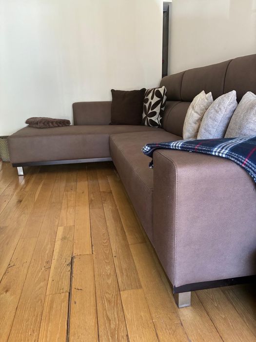 Sofá de canto com chaise-longue + mesa e 6 cadeiras