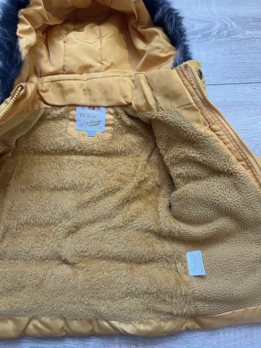 Продам зимову куртку 3-4 роки