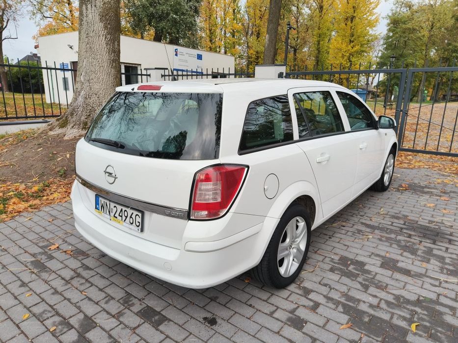 Opel Astra 2011r 1.7 CDTI Stan BDB