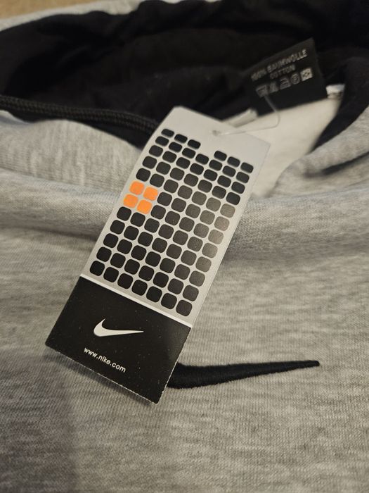 Dres  szary firmy nike