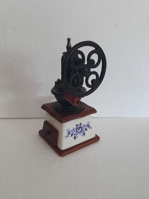 Magnífico Moinho de café manual, vintage e como novo