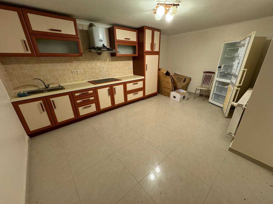 Продається двоповерховий  будинок у Брюховичах поряд з лісом