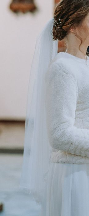 Welon ślubny do pasa obszyty koronką z grzebykiem Violetta