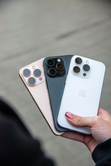 Used iPhone 16 Pro max 256Gb eSim магазин iStory