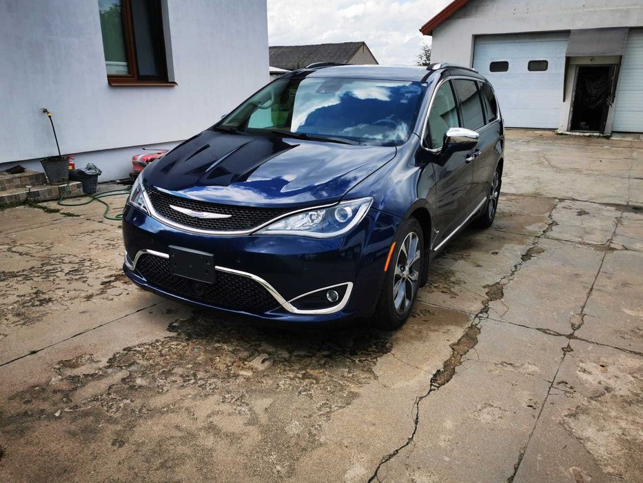 Pacifica odkurzacz 8 miejsc monitory kamery 360 blis aktywny tempomat