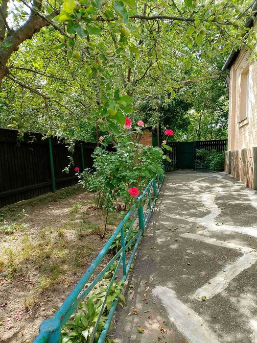 Продаж частини будинку з окремим двором !!!