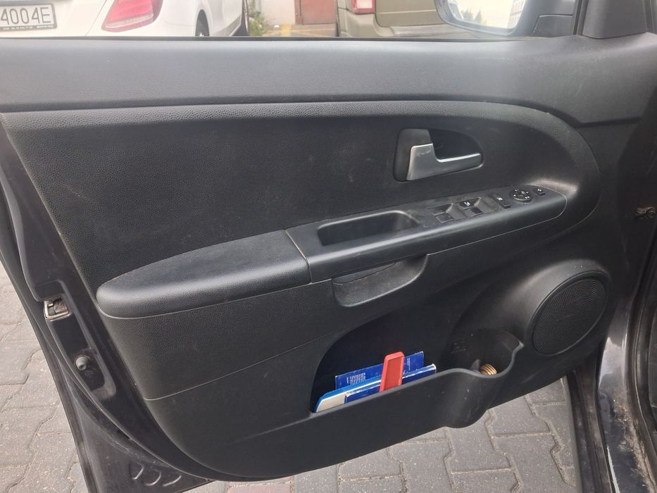 Kia Venga 1.6 benz. z gazem sprowadzony uszkodzony