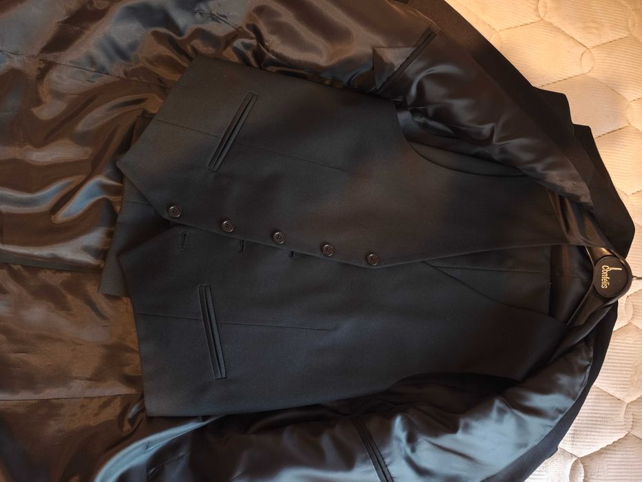 Traje Académico Masculino completo, sem uso