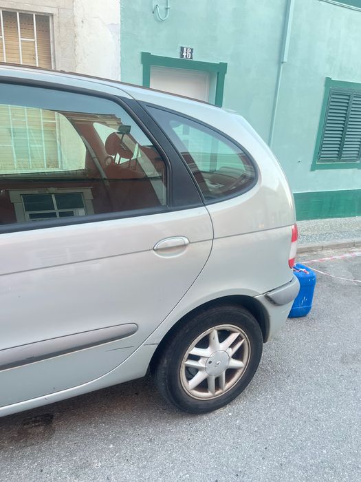 Vende-se Carro Renault