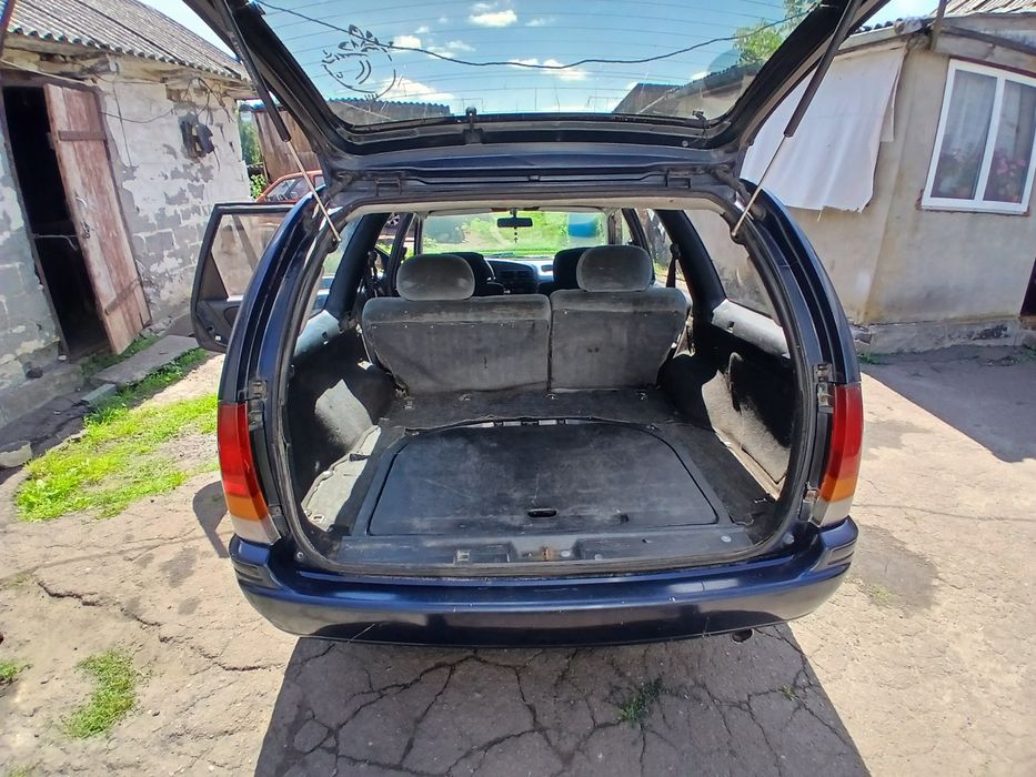 Нісан примера w10 2.0 газ/бензин.