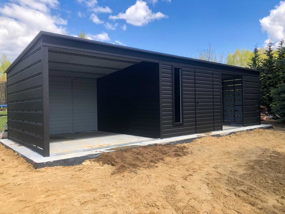 Carport z pomieszczeniem oraz wiatą na drewno | Konstrukcja z profila ocynkowanego | Pionowe okno!