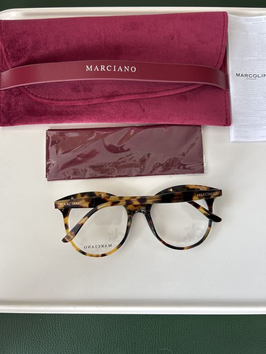 3 Armacao de oculos Guess Marciano