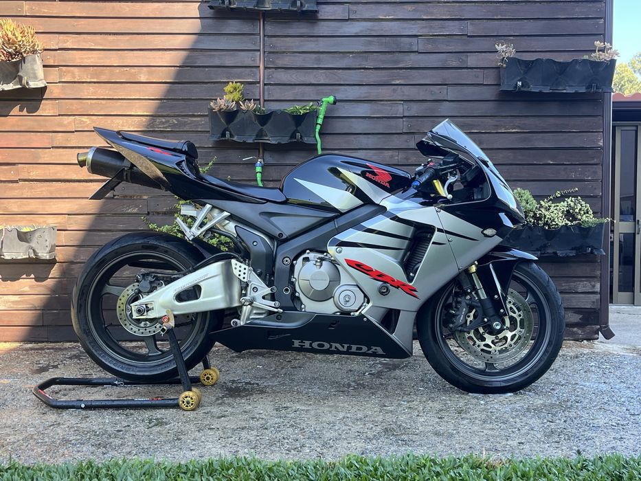 Honda CBR 600RR  |  2005  |  35.900 kms