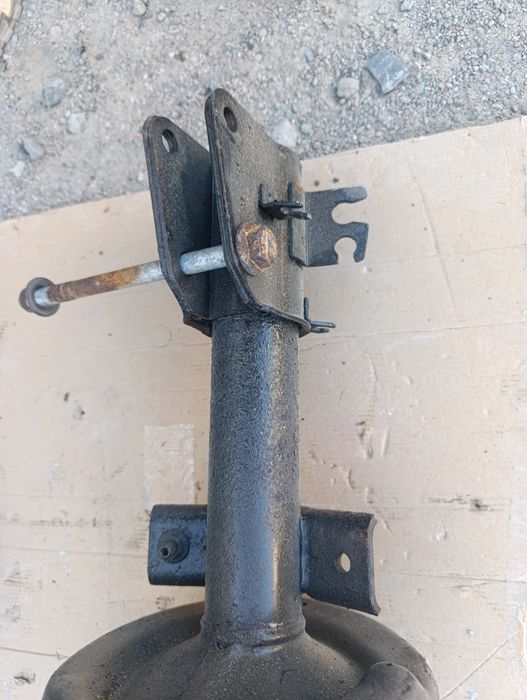 Амортизатор передний левый правый Renault Master 3 Opel Movano В сборе