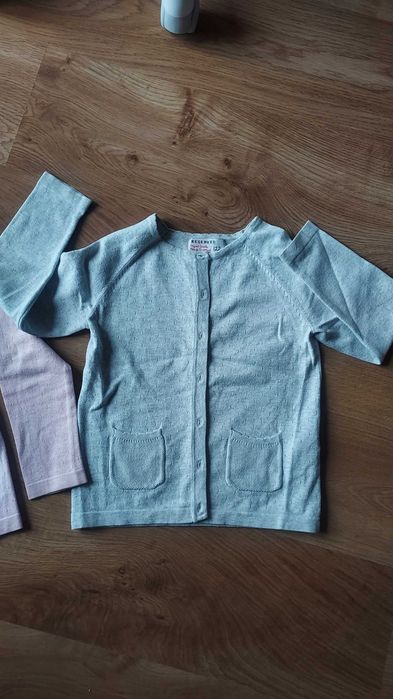 Reserved swetry dla bliźniaczek 122