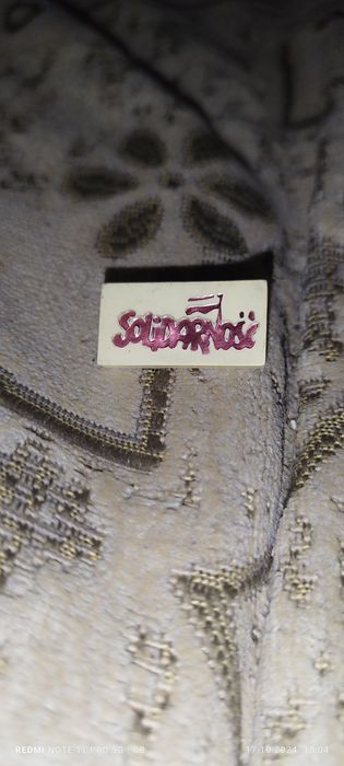 Sprzedam przypinkę z lat 80 oryginalna solidarność