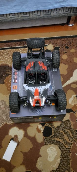 Високошвидкісний автомобіль RC у масштабі 1:12: