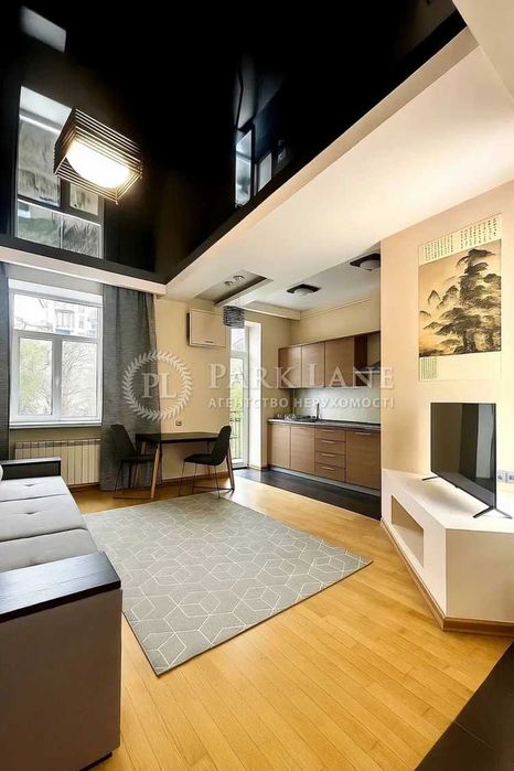 Продам видова 2к63м2 ремонт вул Басейна 17 Центр Сталінка з ліфтом