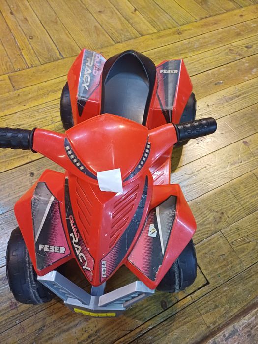 Moto quatro de criança