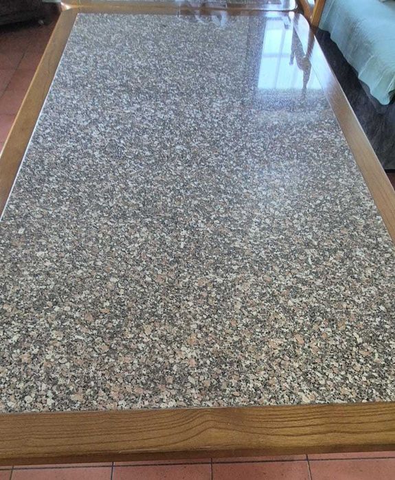 Mesa de cozinha c/ tampo em granito