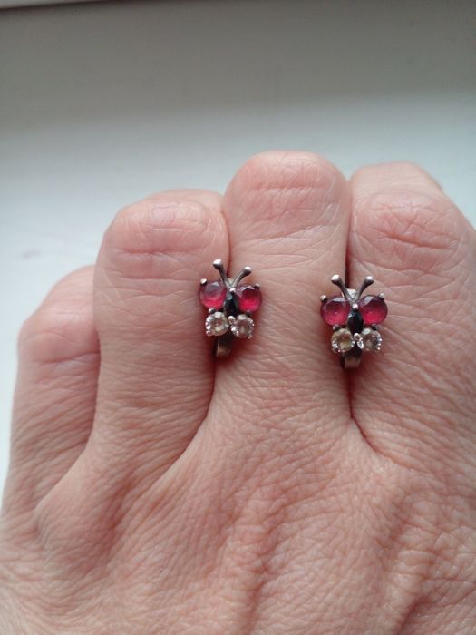 Серебряные серьги бабочки.