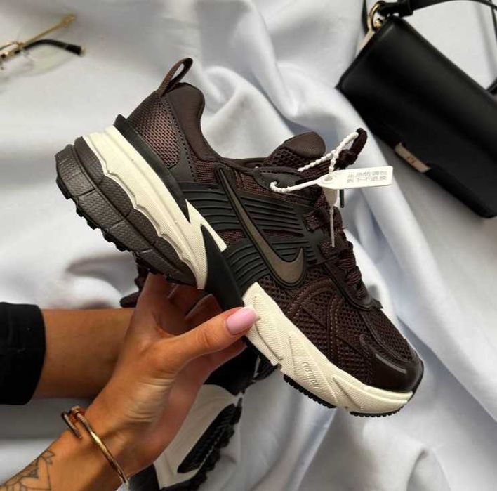 Жіночі кросівки Nike V2K Runtekk Brown Black / Найк В2К коричневі