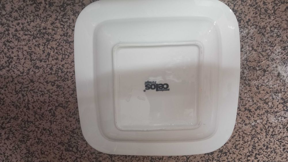 Pratos de sopa novos
