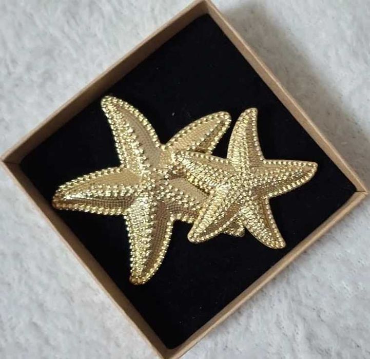 Złota broszka rozgwiazda -letni akcent