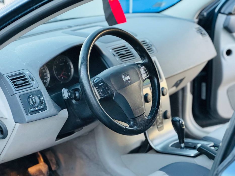 Срочно продам Volvo V50 2.4 на АКПП