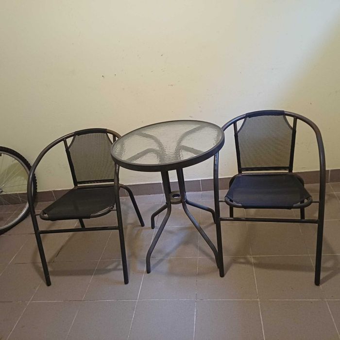 Krzesla balkonowe z stolem