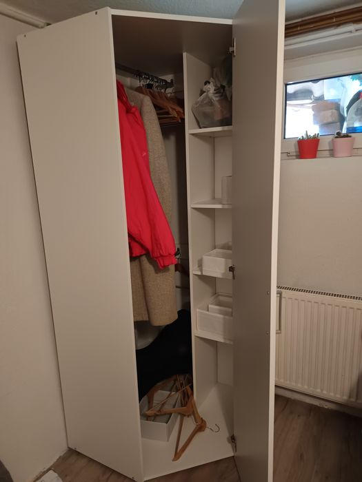 Szafa ubraniowa narożna