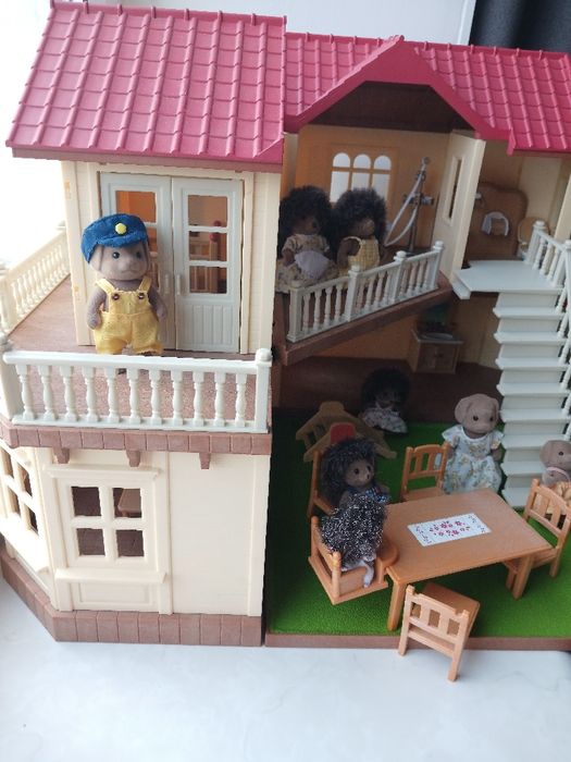 Будинок Sylvanian Families та аксессуары к нему.Игровой домик