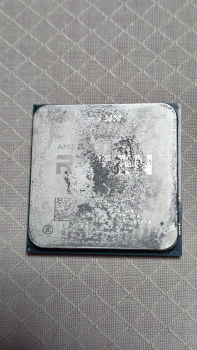 CPU AMD Ryzen 5 3600X mais Cooler stock