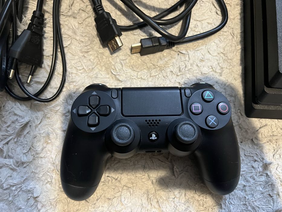 Playstation 4 PRO + pad