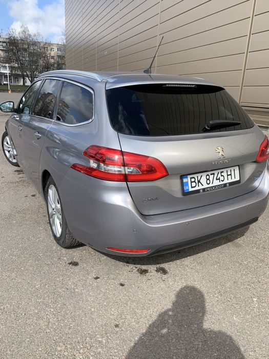 Peugeot 308 2015 року